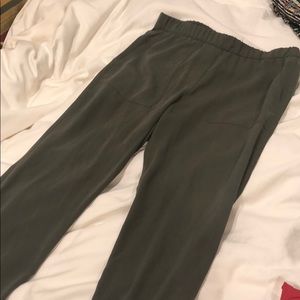 Like new THEORY Soft Joggers Army Green